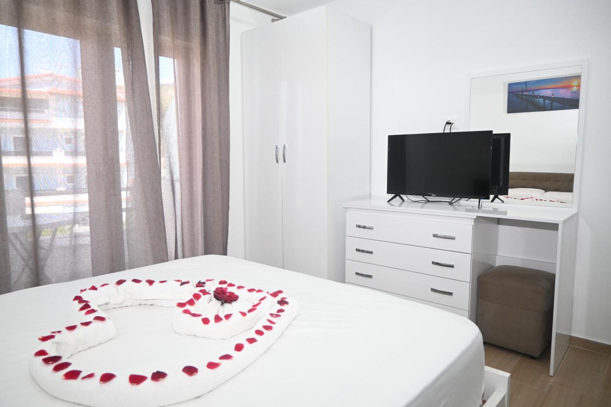 Lux Apartments Ksamil Exterior photo