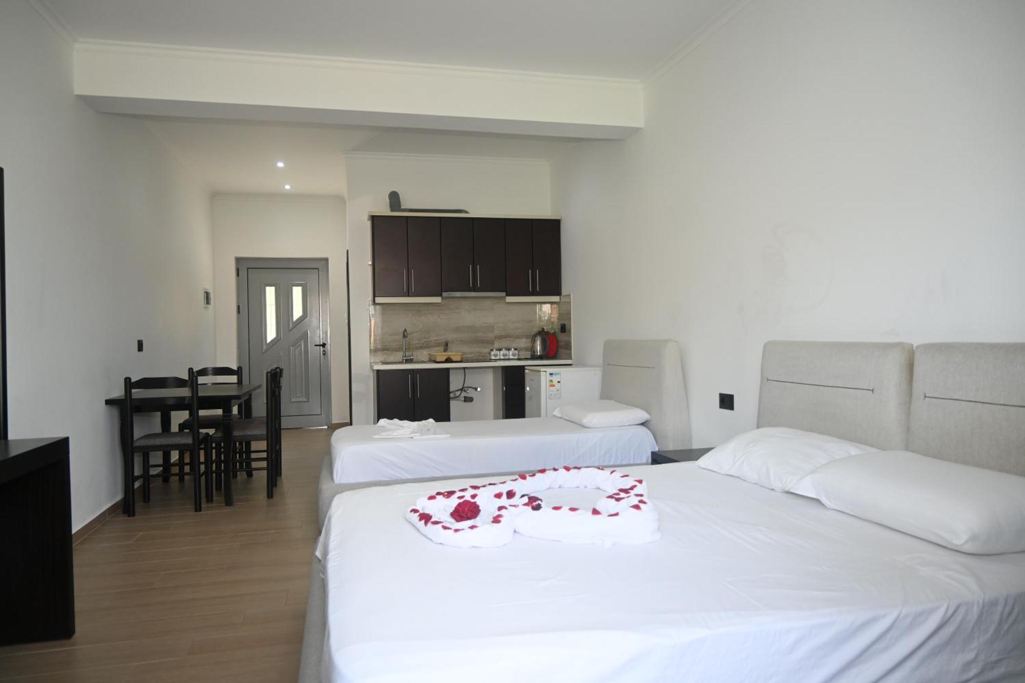 Lux Apartments Ksamil Exterior photo